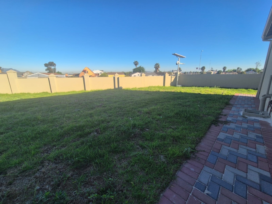 To Let 3 Bedroom Property for Rent in Stellendale Western Cape